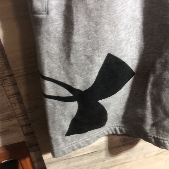 Mens under Armour cloth shorts size large work out shorts athletic gym shorts - Picture 5 of 8